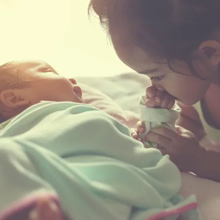 صورة للصغير والمولود