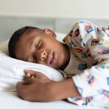 صورة لطفل نائم 