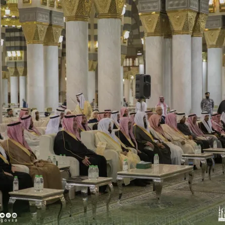 أمير منطقة المدينة المنورة يدشن الإصدار الأول (حرف الألف) من موسوعة معمار ‫المسجد النبوي الشريف.