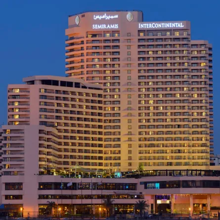 سميراميس انتركونتيننتال القاهرة .. رفاهية كلاسيكية عصرية على ضفاف النيل