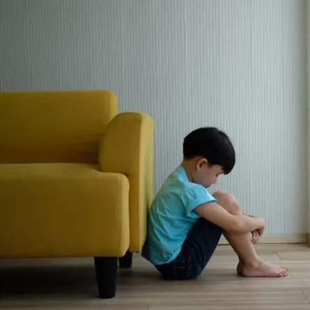 صورة لطفل مصاب بالتوحد