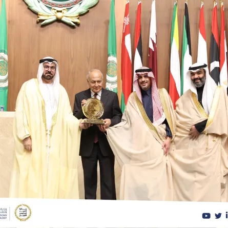 وزارة الاتصالات وتقنية المعلومات تُتوَّج بجائزة أفضل وزارة عربية ونورة الزيد أفضل موظفة حكومية