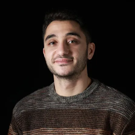 المصمم جاد سودا: كبرت بين خيوط وإبر والدي 