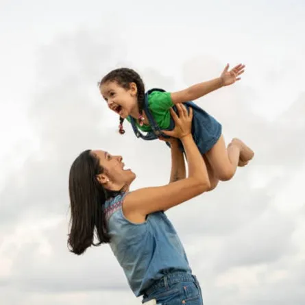 صورة لأم مع ابنتها