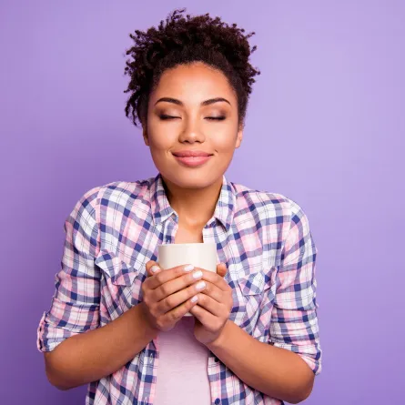 مشروبات تخفف ألم الدورة الشهرية..تضمن لك راحة مثالية (المصدر: Adobe.Stock)