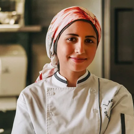 الشيف آلاء الرميح: الطباخ الماهر يبرز نكهات الطعام بلا زيوت