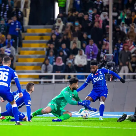 نهاية مباراة الهلال والرائد بالتعادل الإيجابي بدوري روشن السعودي