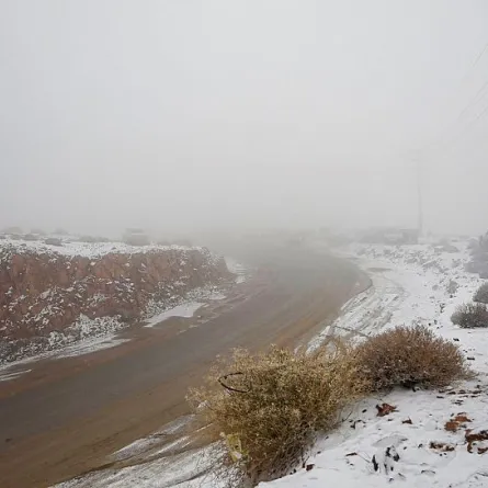 تعد تبوك وجهةً سياحية مثلى في لحظات تساقط الثلوج. الصورة من "واس"