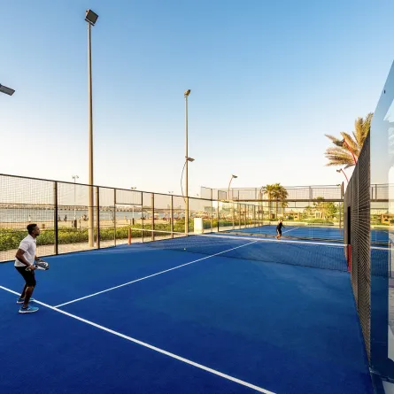 أفضل ملاعب البادل في دبي