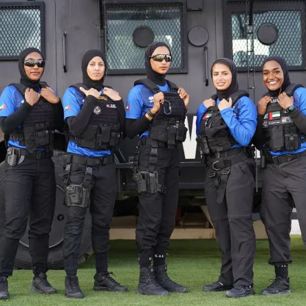أول فريق نسائي تخصصي للعمليات الخاصة في شرطة دبي - الصورة من حساب شرطة دبي على تويتر