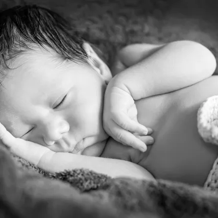 صورة رضيع مستغرق في النوم