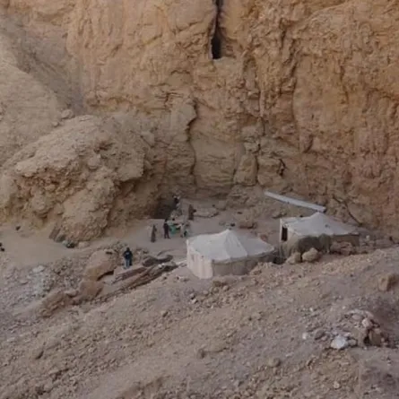 اكتشاف مقبرة ملكية أثرية في مدينة الأقصر المصرية