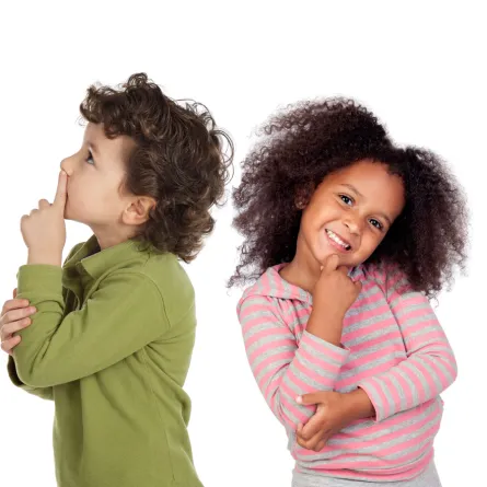 صورة لطفلين