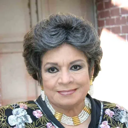 كريمة مختار - الصورة من حساب ابنها معتز الدمرداش على الفيس بوك