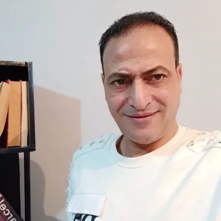 الشاعر الراحل ناصر الجيل - الصورة من حسابه الشخصي على الفيس بوك