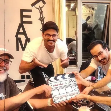 سعد عزيز برفقة صناع وأبطال مسلسل سكة سفر - صورة من صفحته على انستغرام