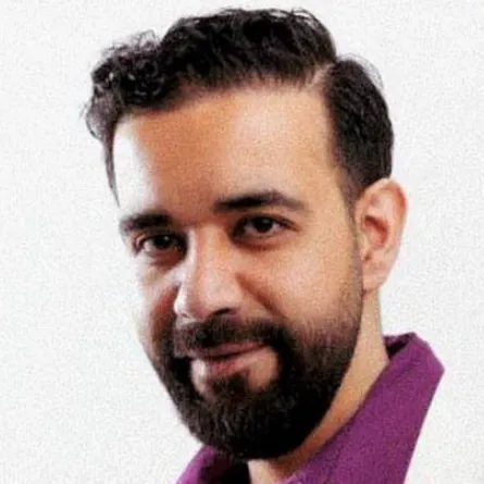 عبدالعزيز لويس- الصورة من جسابه على الانستغرام