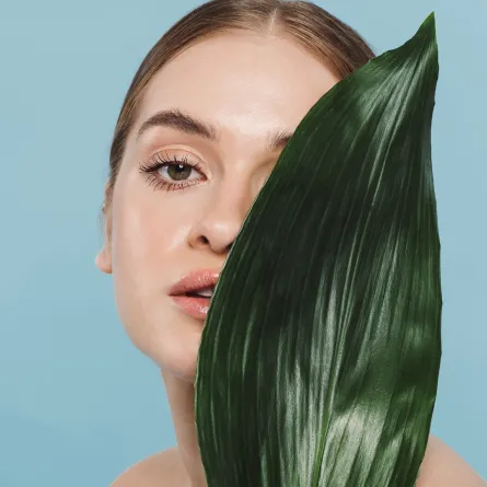 فوائد عشبة العشرق للبشرة 