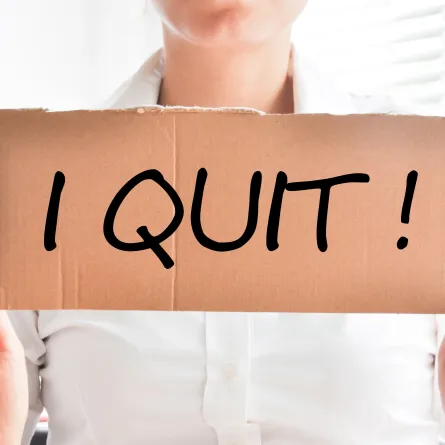 الموظفون قد يقدمون استقالاتهم عند شد الخناق عليهم