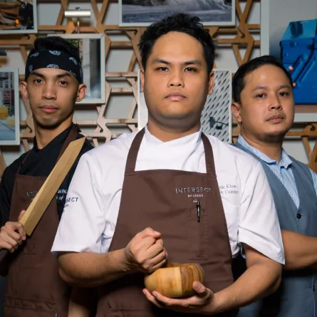 3 طهاة آسيويون:  يجمعنا عشق الأعشاب الطازجة 