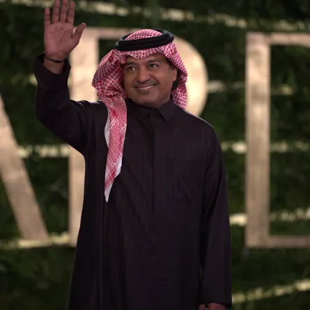 الفنان راشد الماجد يحصد جائزة صنّاع الترفيه الفخرية في حفل Joy Awards-الصورة من المركز الإعلامي لموسم الرياض