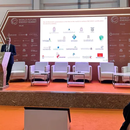 حكومة رأس الخيمة الأولى عالميا في الحصول على شهادات الآيزو 50001. الصورة من "وام"