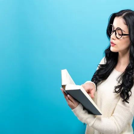 ما هي فوائد القراءة، وما هو أثرها على زيادة الصحة العقلية للإنسان؟ (المصدر: Adobe.Stock)