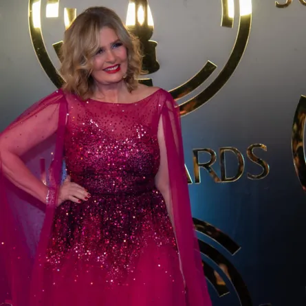 يسرا  في حفل Joy Awards-الصورة من المركز الإعلامي لموسم الرياض