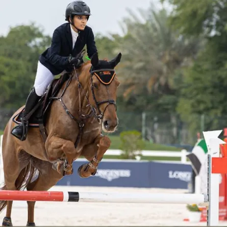 انطلاق النسخة العاشرة من كأس أكاديمية فاطمة بنت مبارك الدولية لقفز الحواجز . الصورة من مكتب أبوظبي الإعلامي