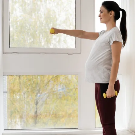 صورة لرياضة حمل الأثقال أثناء الحمل