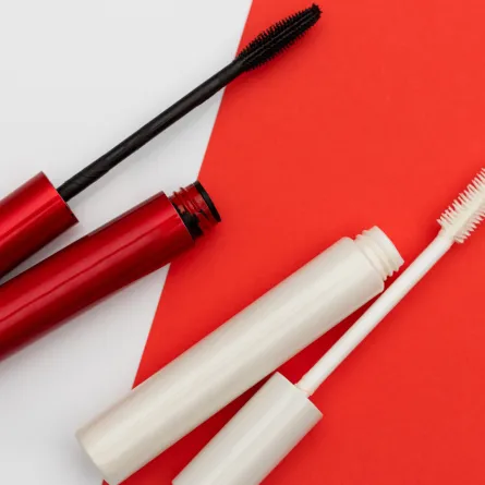 طريقة تنظيف فرشاة الماسكرا بخطوات آمنة وفعالة