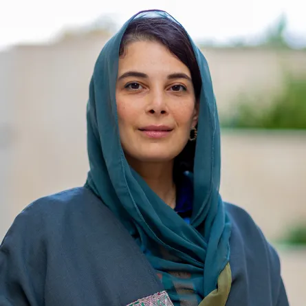 المصممة ورائدة الأعمال روتانا الهاشمي: تمتلك المرأة اليوم الفرصة لتنطلق في مسيرتها 