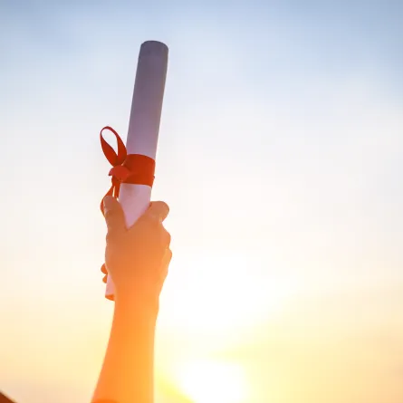 ما هي المؤهلات المطلوبة والدورات لتحصيل وظيفة مرموقة؟