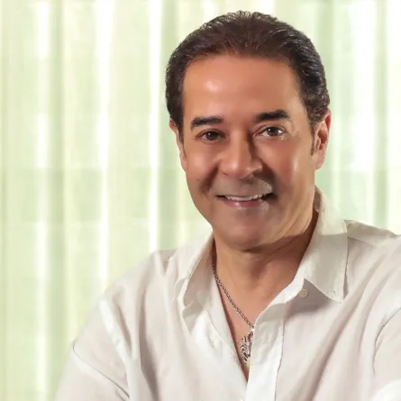 مدحت صالح - الصورة من صفحته الرسمية على الفيس بوك