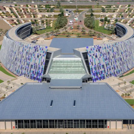 جامعة الإمارات تواكب "عام الاستدامة" بمشاريع بحثية استراتيجية. الصورة من "وام"