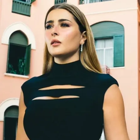 عائشة بن أحمد - صورة من صفحتها على انستغرام