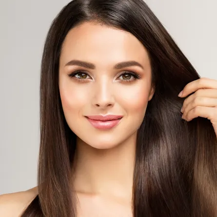 طرق تنعيم الشعر المجعد للأبد طبيعياً