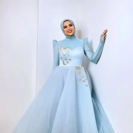 جهاد البنا بفستان منفوش