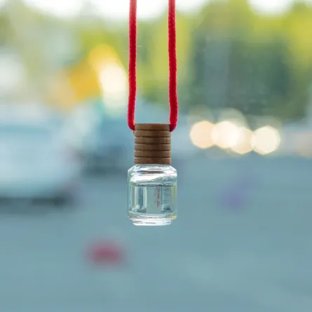 رائحة عبقة من السيارة