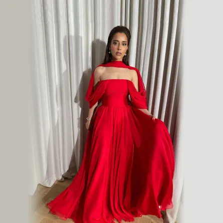 فساتين فخمة مناسبة ليوم الحب بأسلوب النجمات 2023