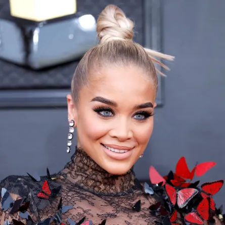 كيف كان مكياج وتسريحات النجمات في حفل جوائز غرامي 2022؟