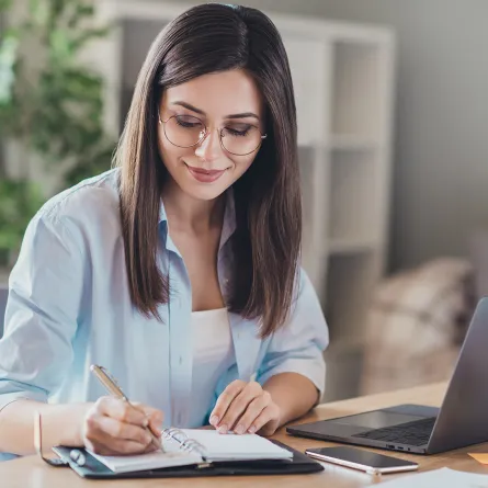 الصحة النفسية في بيئة العمل.. طرق تحسينها مع الكوتش يوسف