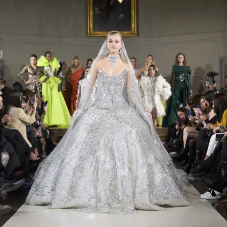 فستان زفاف ملكي من Hany El Behairy- مصدرالصورة: موقع spotlight