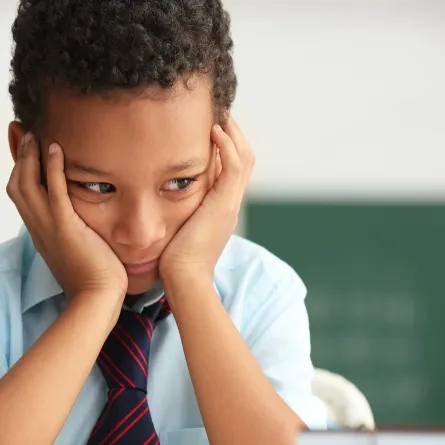 صورة لطفل يبكي