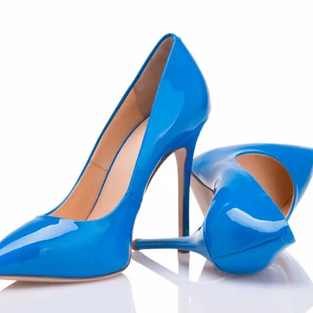 طرق تنظيف الأحذية المصنعة من جلد مطلي لامع