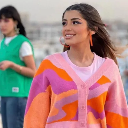 ليلى أحمد زاهر تطرح أغنيتها الأولى من لبنان