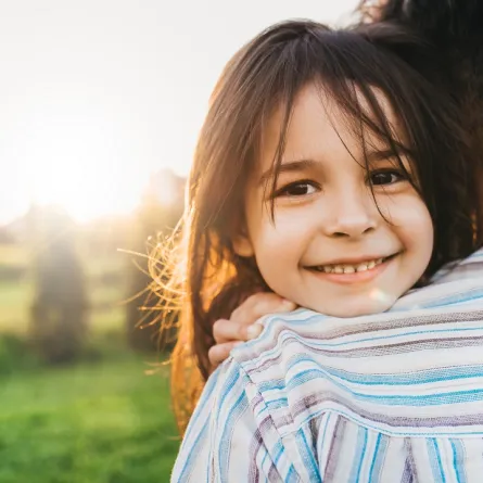 صورة لطفلة سعيدة