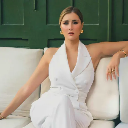 عائشة بن أحمد - الصورة من صفحتها الرسمية على الفيس بوك