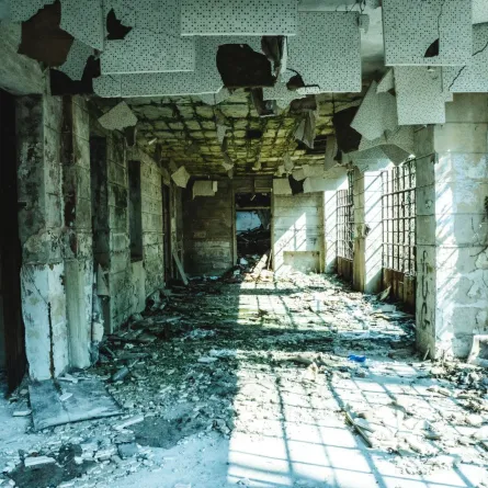 آثار زلزال مدمر