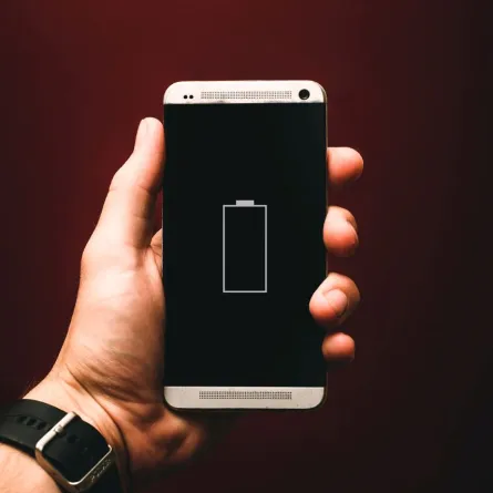 بطارية الهاتف الذكي